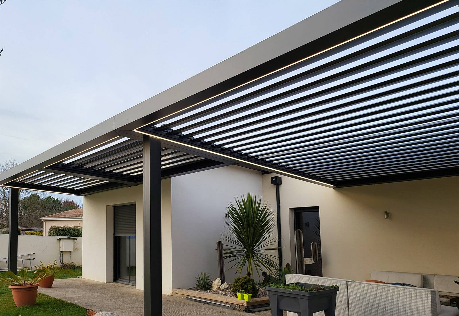 Pose et Installation d'une pergola Bioclimatique à Libourne, à deux pas de Bordeaux