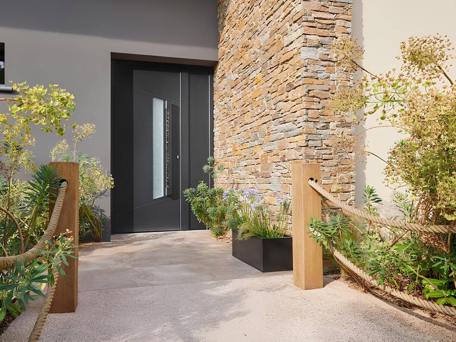 Entreprise de menuiserie spécialisée dans la pose de fenêtres en PVC, aluminium ou bois avec devis et estimation de prix immédiate Lesparre-Médoc dans le Médoc