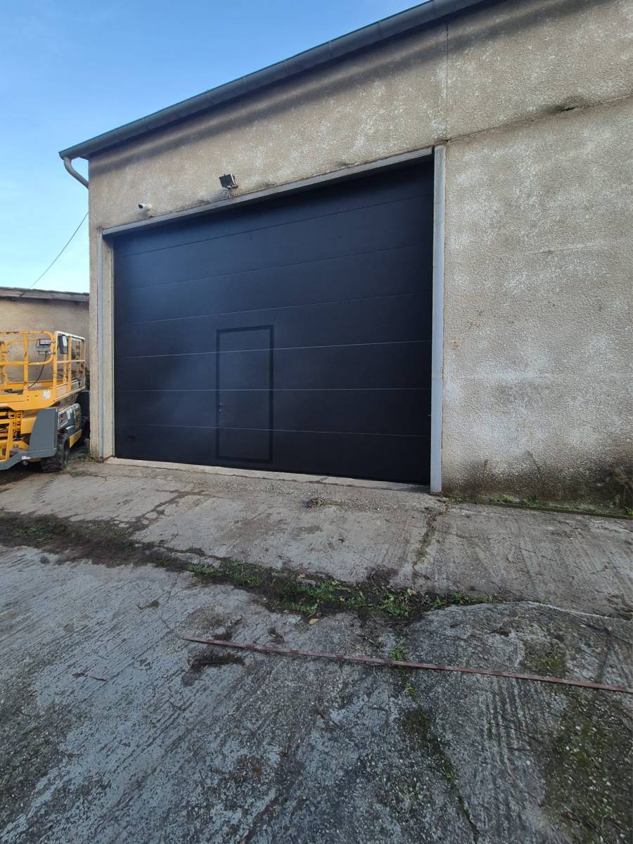 Installation de portes d’entrée en bois authentique pour combiner esthétique et sécurité avec un devis et prix garantis Bordeaux en Gironde