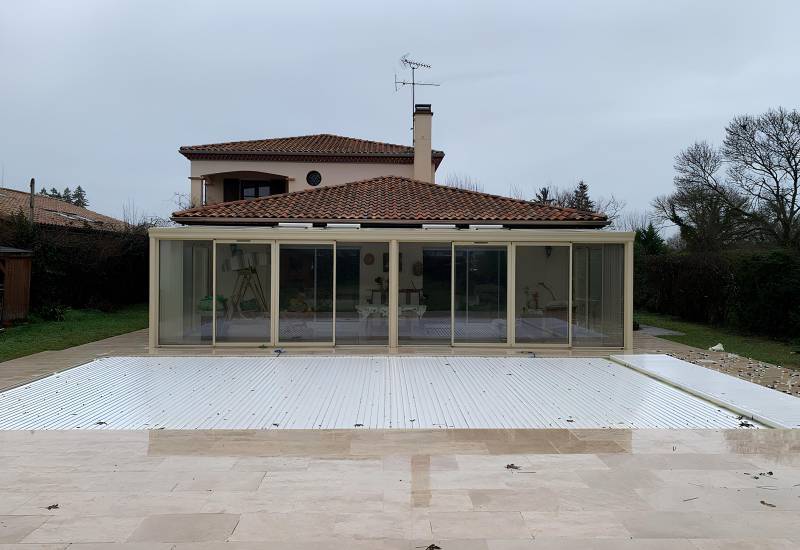 Installation d’une véranda en aluminium à Libourne : un nouvel espace de vie lumineux et élégant