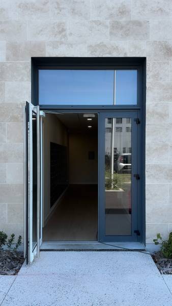 porte-fenêtre alu avec imposte