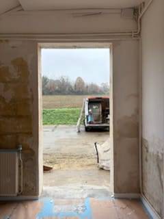 Installation d'une porte d'entrée bicolore en aluminium avec châssis latéral et imposte à Bordeaux