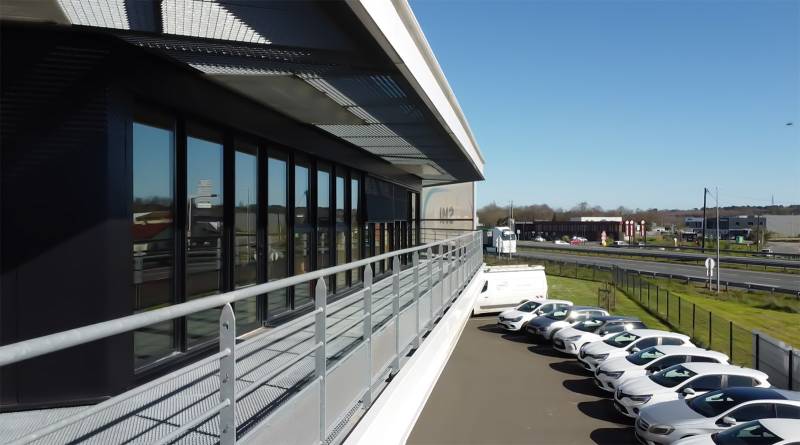 Installation fenêtre, porte-fenêtre & baie coulissante aluminium à Artigues-près-Bordeaux en Gironde