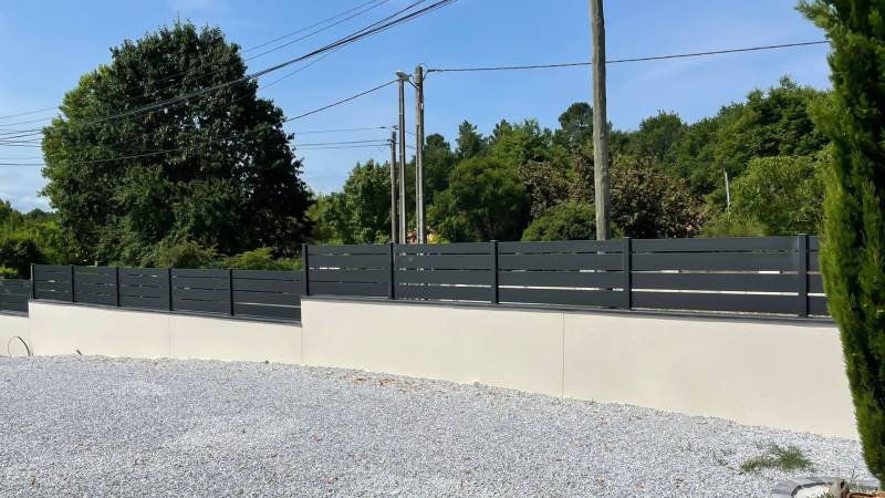 Pose et installation d'un portail et d'une clôture alu au Bouscat, à Bordeaux