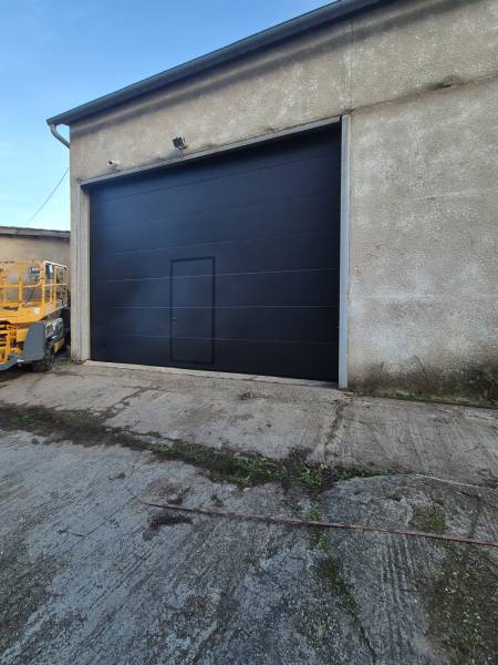 Entreprise de Pose et installation de Porte de garage sectionnelle Bordeaux