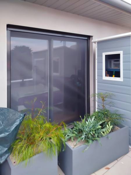 Installation de Fenêtre et baie coulissante avec moustiquaire intégrée à Libourne
